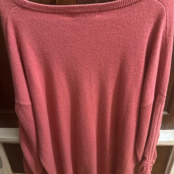 Neiman Marcus XL NWT cashmere sweater with fun sleeves. Beautiful sweater. NWT. - Picture 3 of 8